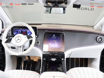 MERCEDES-BENZ EQE - 8