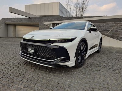 TOYOTA CROWN CROSSOVER - 2