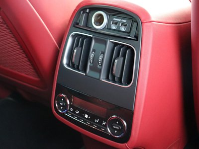 MASERATI LEVANTE - 8