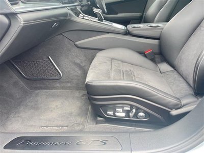 PORSCHE PANAMERA - 8