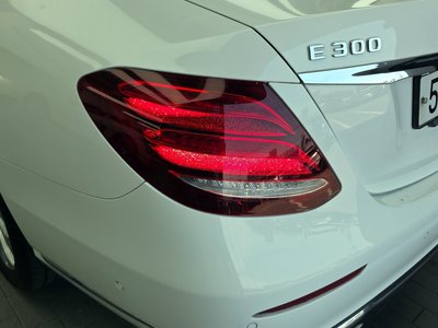 MERCEDES-BENZ E-CLASS - 10