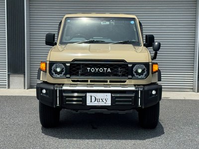 TOYOTA LAND CRUISER 70 - 9