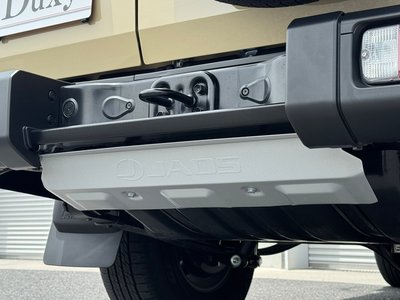 TOYOTA LAND CRUISER 70 - 5