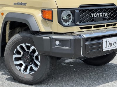 TOYOTA LAND CRUISER 70 - 8