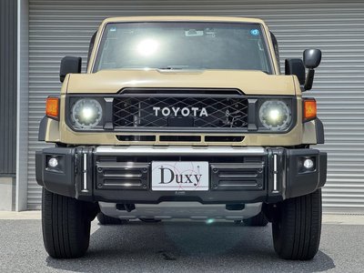 TOYOTA LAND CRUISER 70 - 10
