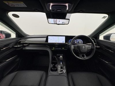 2025 Toyota CROWN SPORT photo 2