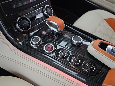 صورة 9 لـ 2012 Mercedes-BENZ SL AMG