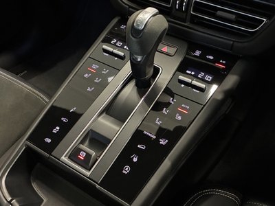 2026 Porsche MACAN thumbnail 13