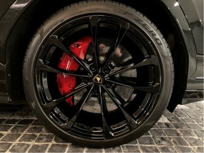 LAMBORGHINI URUS - 7