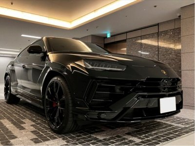 LAMBORGHINI URUS - 3