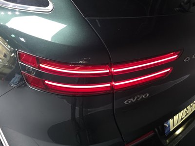 صورة 10 لـ 2023 Genesis GV70