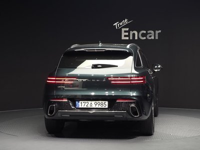 صورة 3 لـ 2023 Genesis GV70