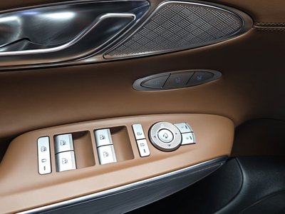 صورة مصغرة 27 لـ 2023 Genesis GV70