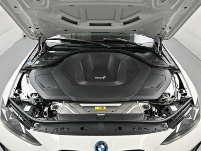 BMW I4 - 8