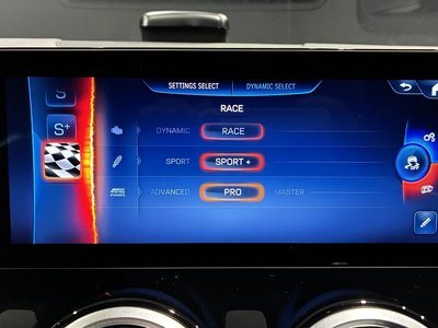 2025 Mercedes-BENZ GLA AMG — миниатюра 30