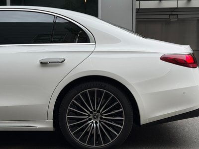 MERCEDES-BENZ E-CLASS - 8