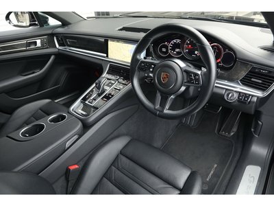 PORSCHE PANAMERA - 3