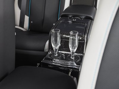 2025 ROLLS-ROYCE CULLINAN — миниатюра 41