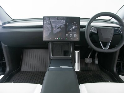 TESLA MODEL Y - 2