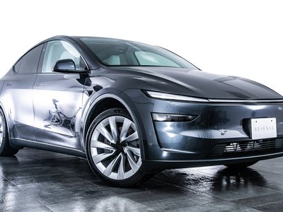 TESLA MODEL Y - 8