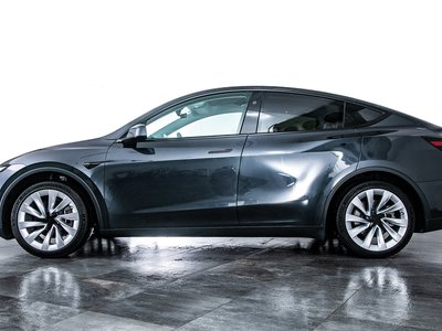 TESLA MODEL Y - 6