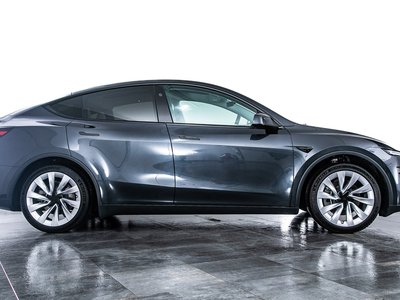 TESLA MODEL Y - 9