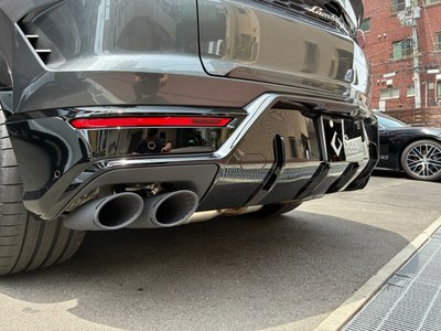 LAMBORGHINI URUS - 8