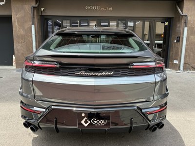 LAMBORGHINI URUS - 4