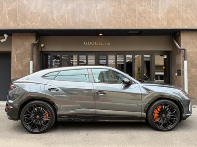 LAMBORGHINI URUS - 6