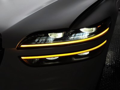 صورة 9 لـ 2021 Genesis GV70