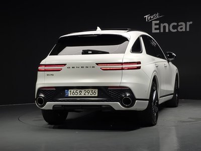 صورة 4 لـ 2021 Genesis GV70
