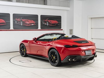 2025 Ferrari ROMA SPIDER — фото 7