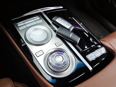 GENESIS G80 (RG3) - 9
