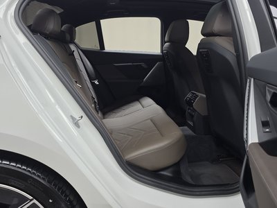 2024 BMW 5 SERIES — миниатюра 12