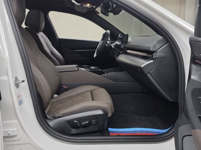 2024 BMW 5 SERIES — миниатюра 11