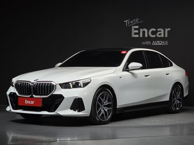 2024 BMW 5 SERIES 照片 1