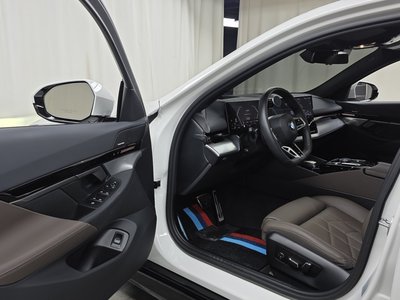 2024 BMW 5 SERIES 照片 10