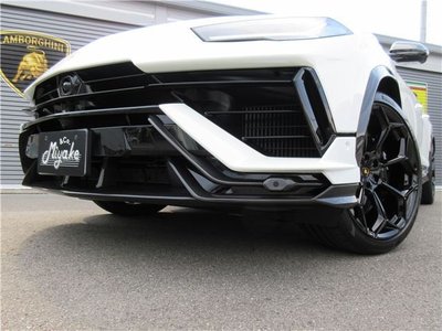 LAMBORGHINI URUS - 8