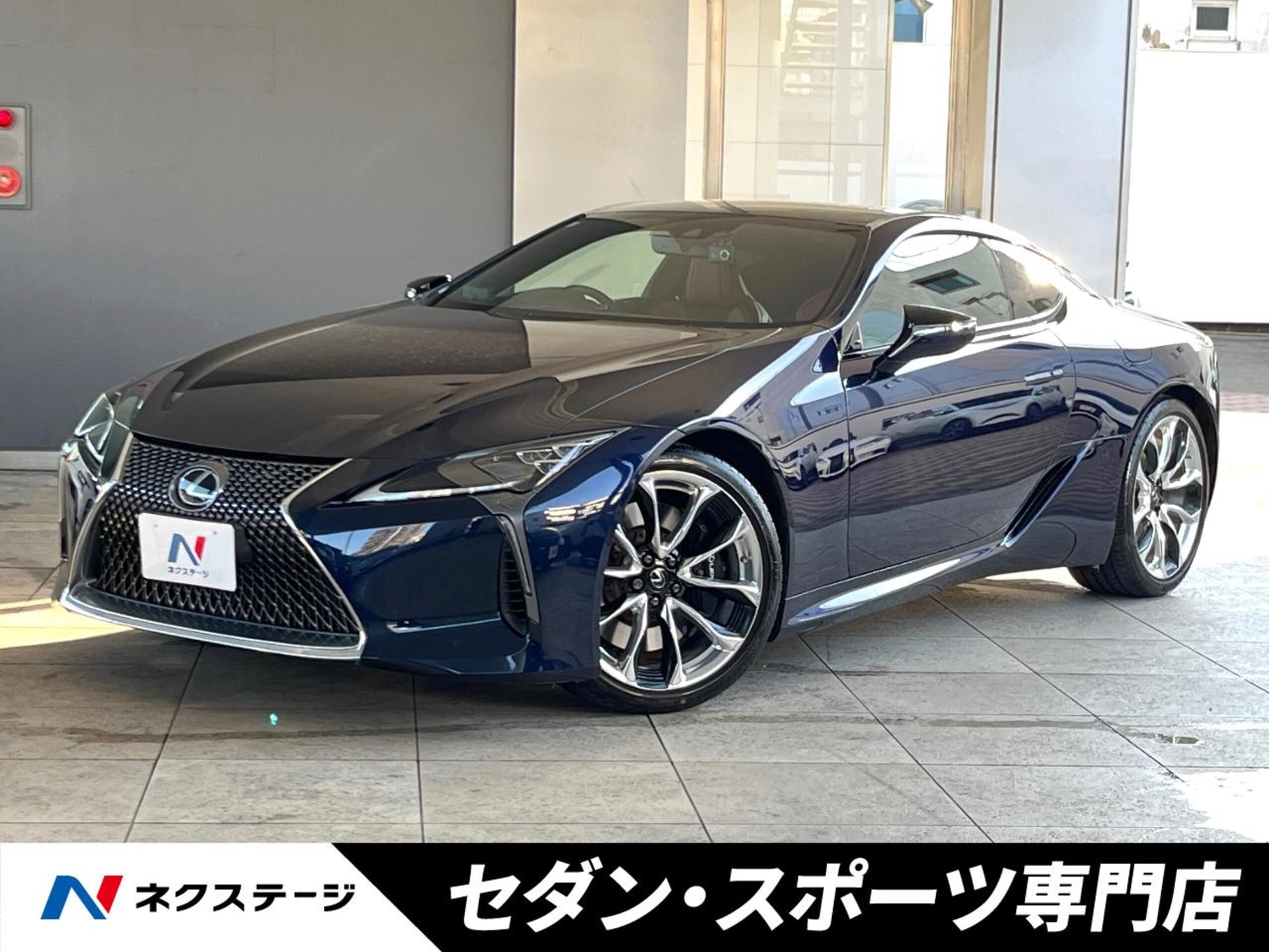 LEXUS LC - View 1