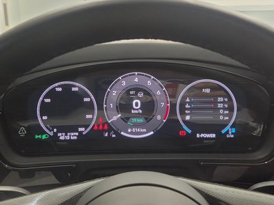 صورة 8 لـ 2025 Porsche CAYENNE