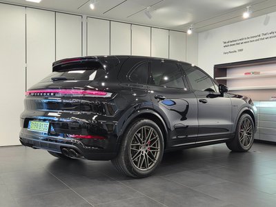 صورة 5 لـ 2025 Porsche CAYENNE