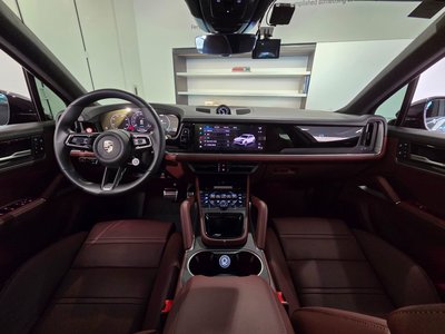 2025 Porsche CAYENNE — миниатюра 16
