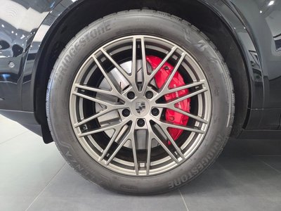 صورة 6 لـ 2025 Porsche CAYENNE