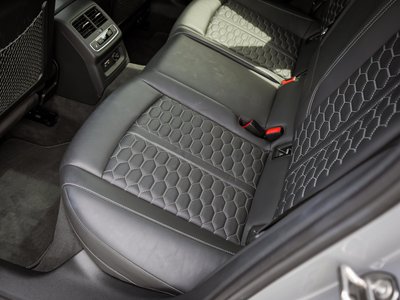 صورة مصغرة 48 لـ 2021 AUDI RS4 AVANT