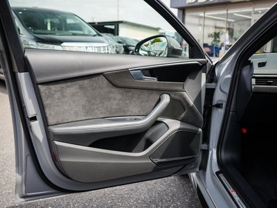 صورة مصغرة 39 لـ 2021 AUDI RS4 AVANT