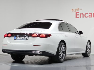 MERCEDES-BENZ E-CLASS - 3