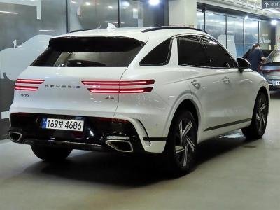 صورة 3 لـ 2024 Genesis GV70
