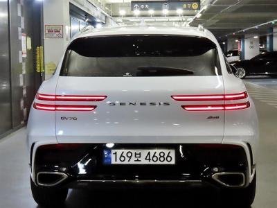 صورة 2 لـ 2024 Genesis GV70
