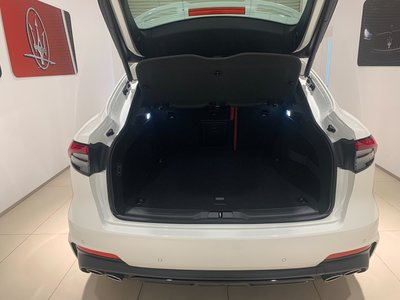 2022 Maserati LEVANTE thumbnail 31