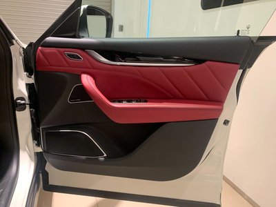 2022 Maserati LEVANTE thumbnail 22